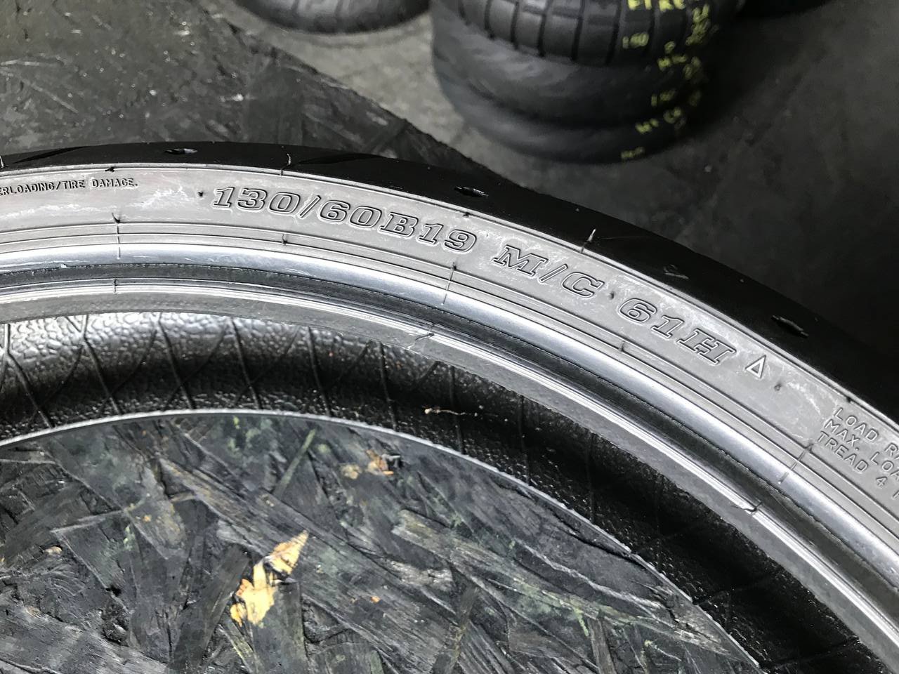 130/60 R19 Dunlop D408F