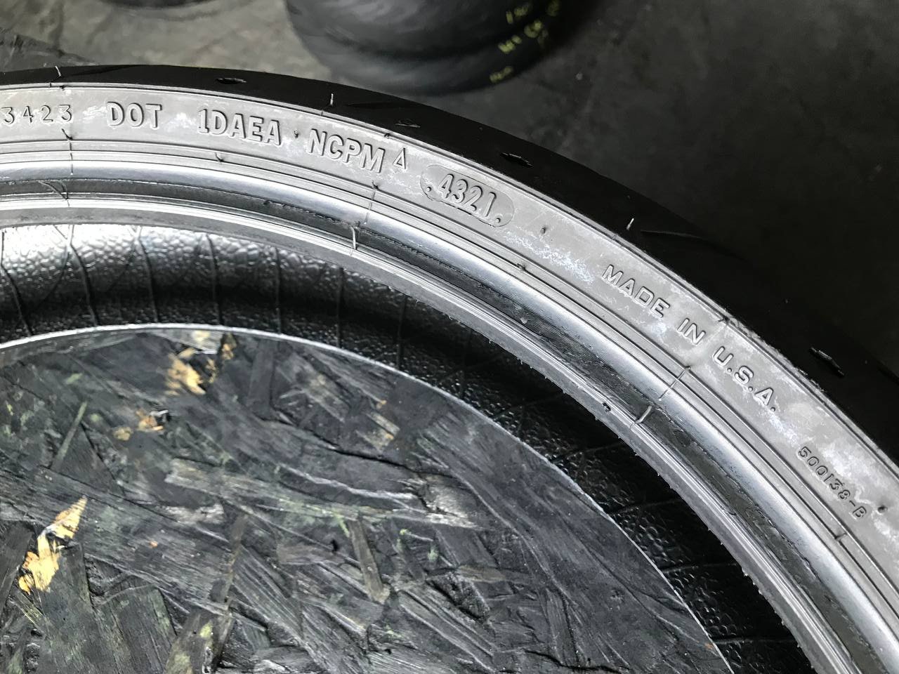 130/60 R19 Dunlop D408F