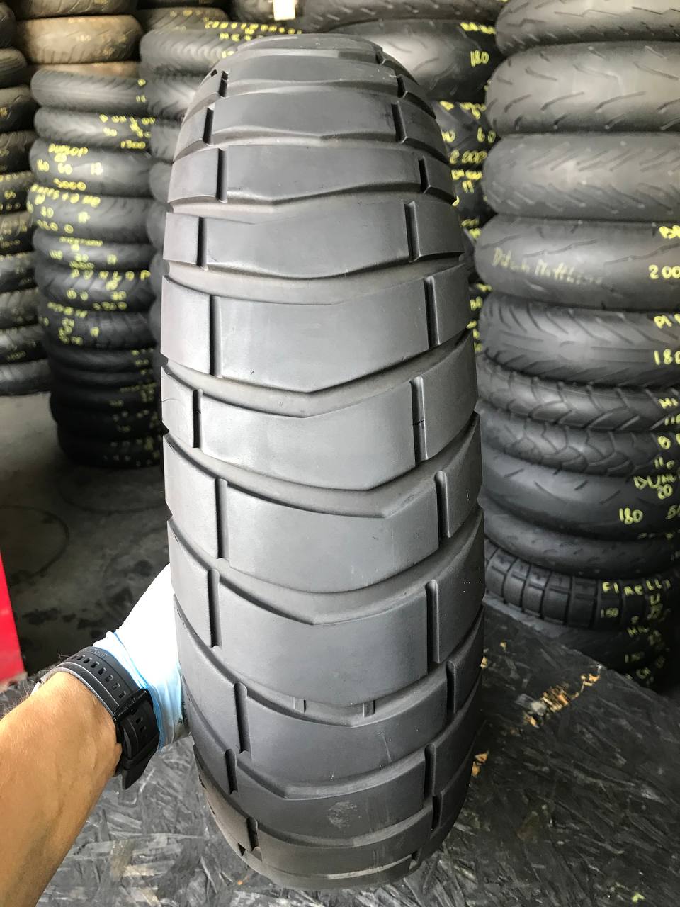 150/70 R17 Metzeler Karoo Street