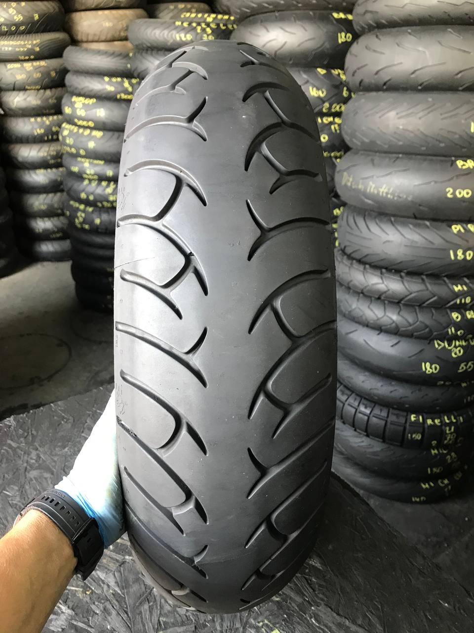 160/60 R17 Metzeler Roadtec Z6