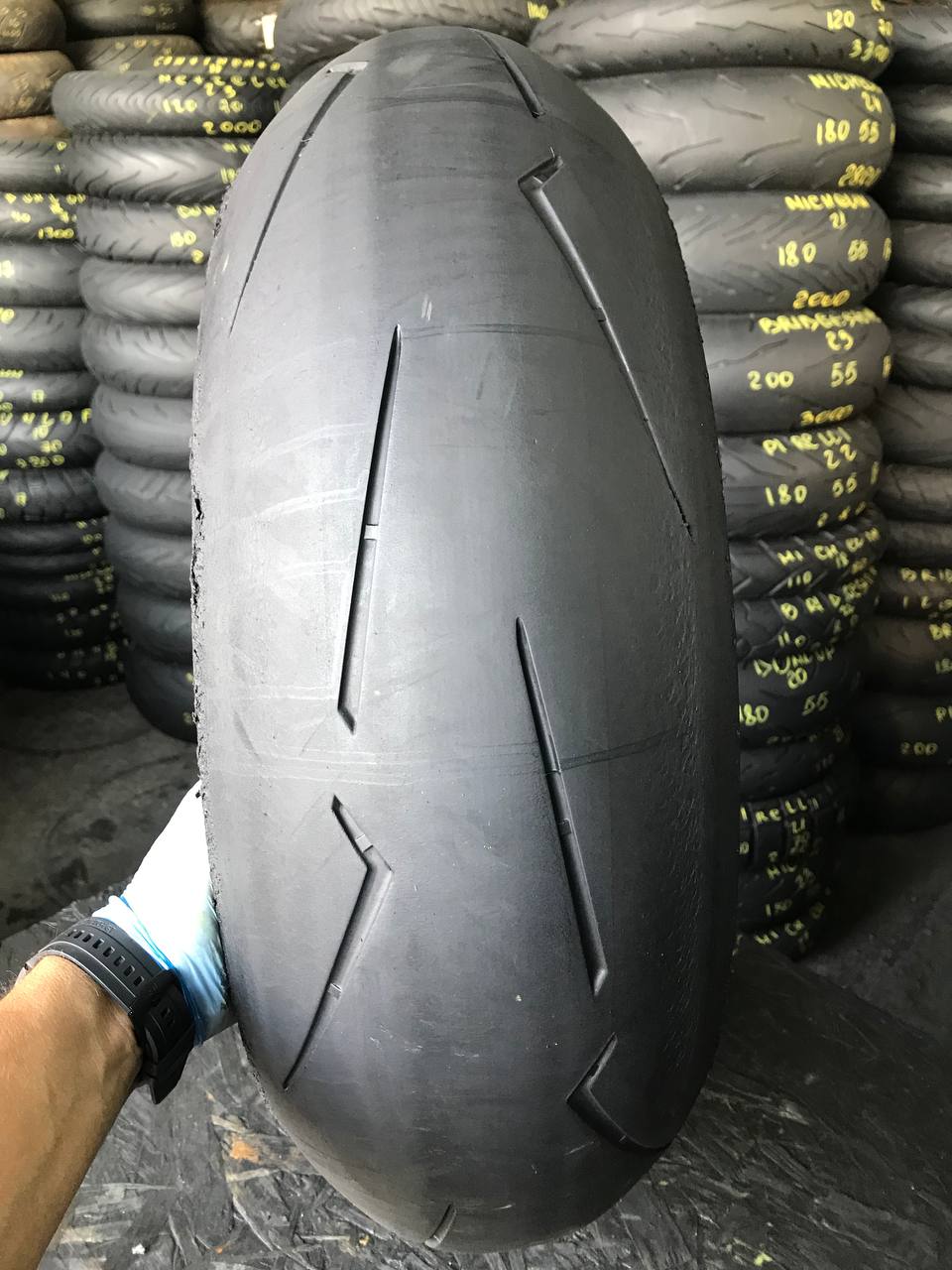 200/55 R17 Pirelli Diablo Supercorsa SP