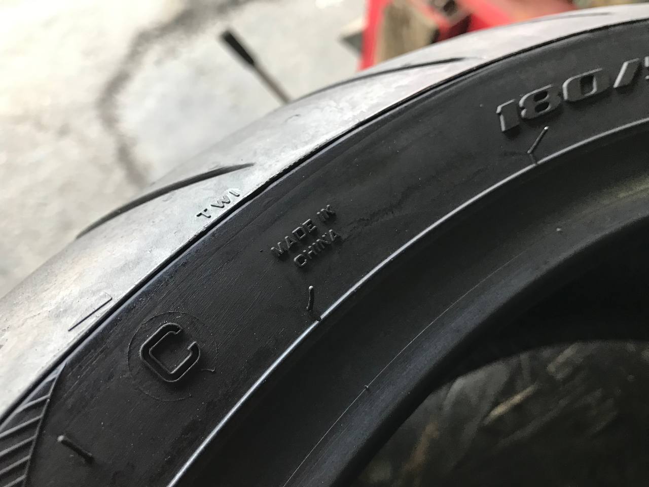 180/55 R17 Metzeler Roadtec Z8 Interact