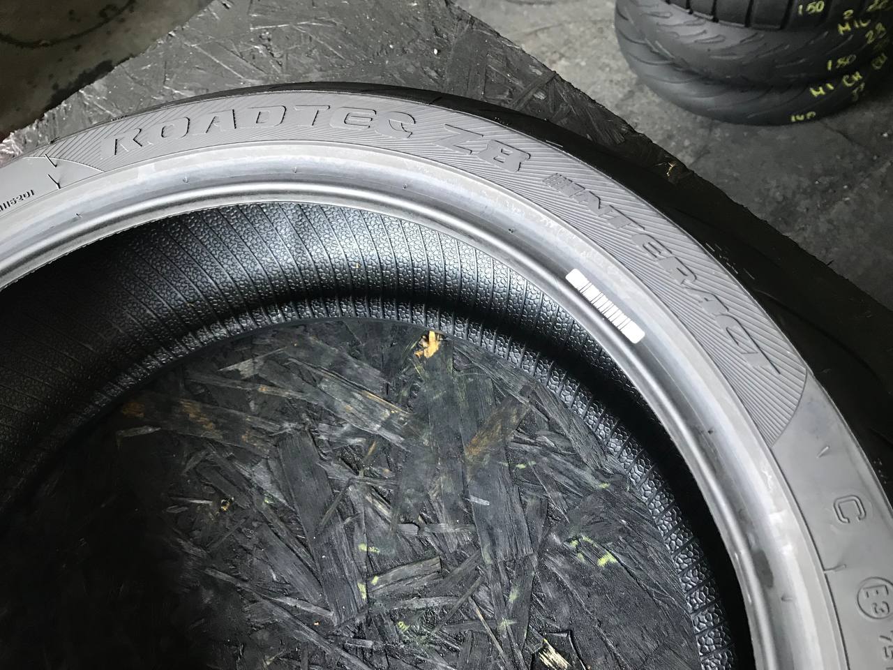180/55 R17 Metzeler Roadtec Z8 Interact