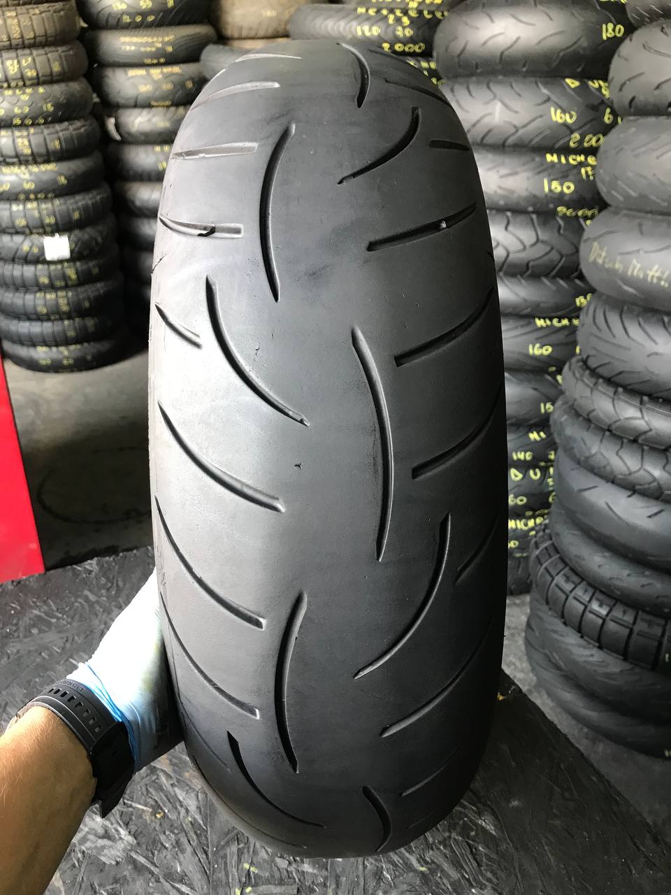 180/55 R17 Metzeler Roadtec Z8 Interact
