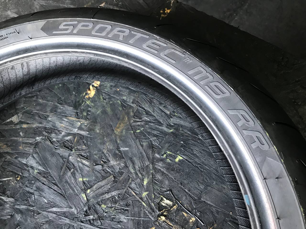 120/70 R17 Metzeler Sportec M9 RR