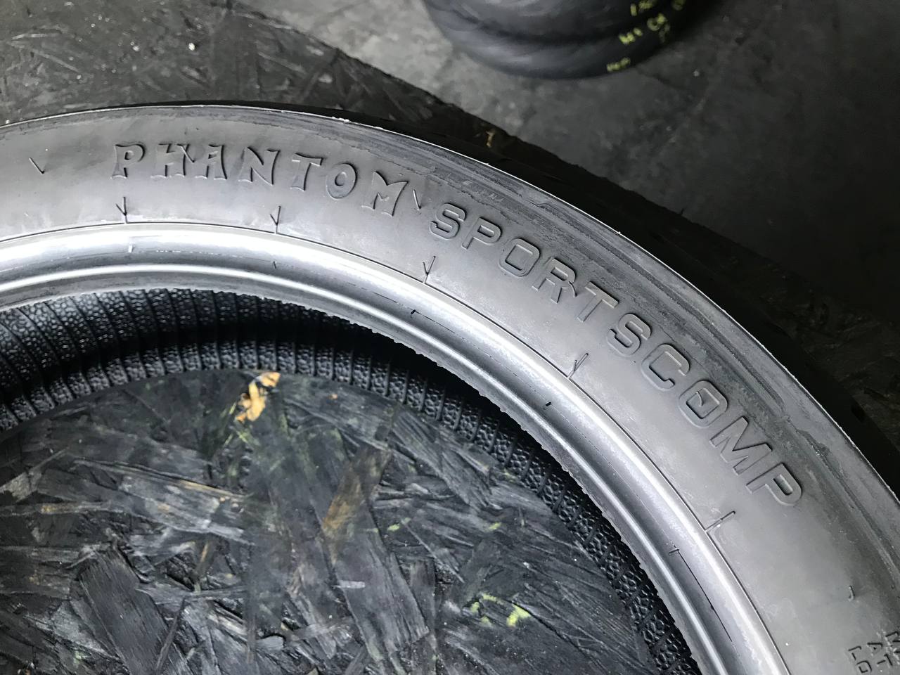 150/70 R17 Pirelli Phantom Sportscomp