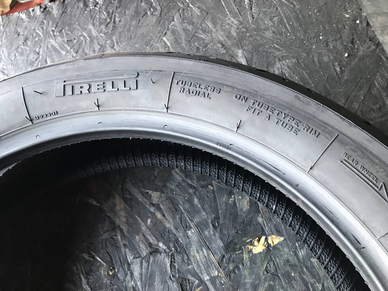 150/70 R17 Pirelli Phantom Sportscomp