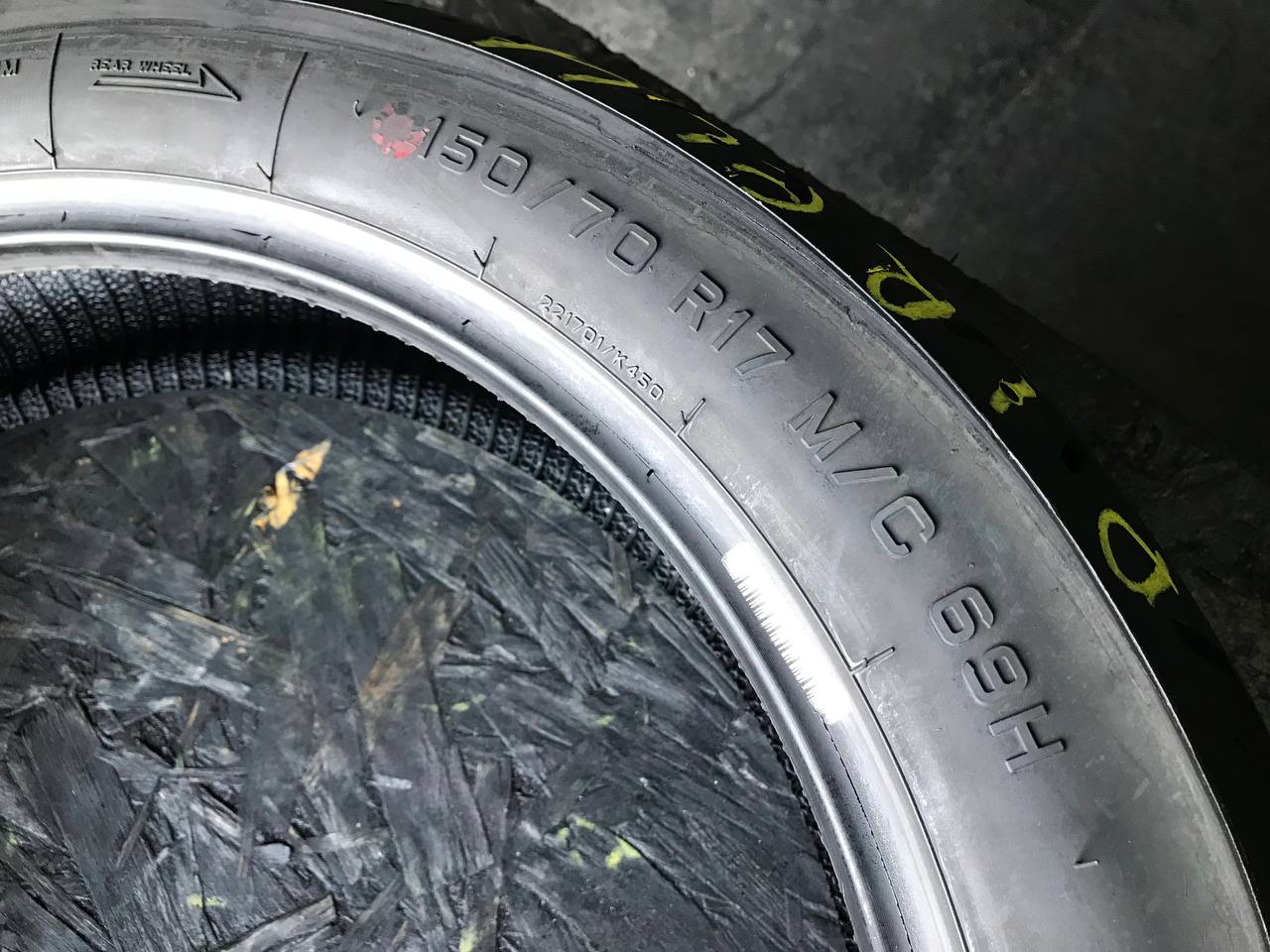 150/70 R17 Pirelli Phantom Sportscomp