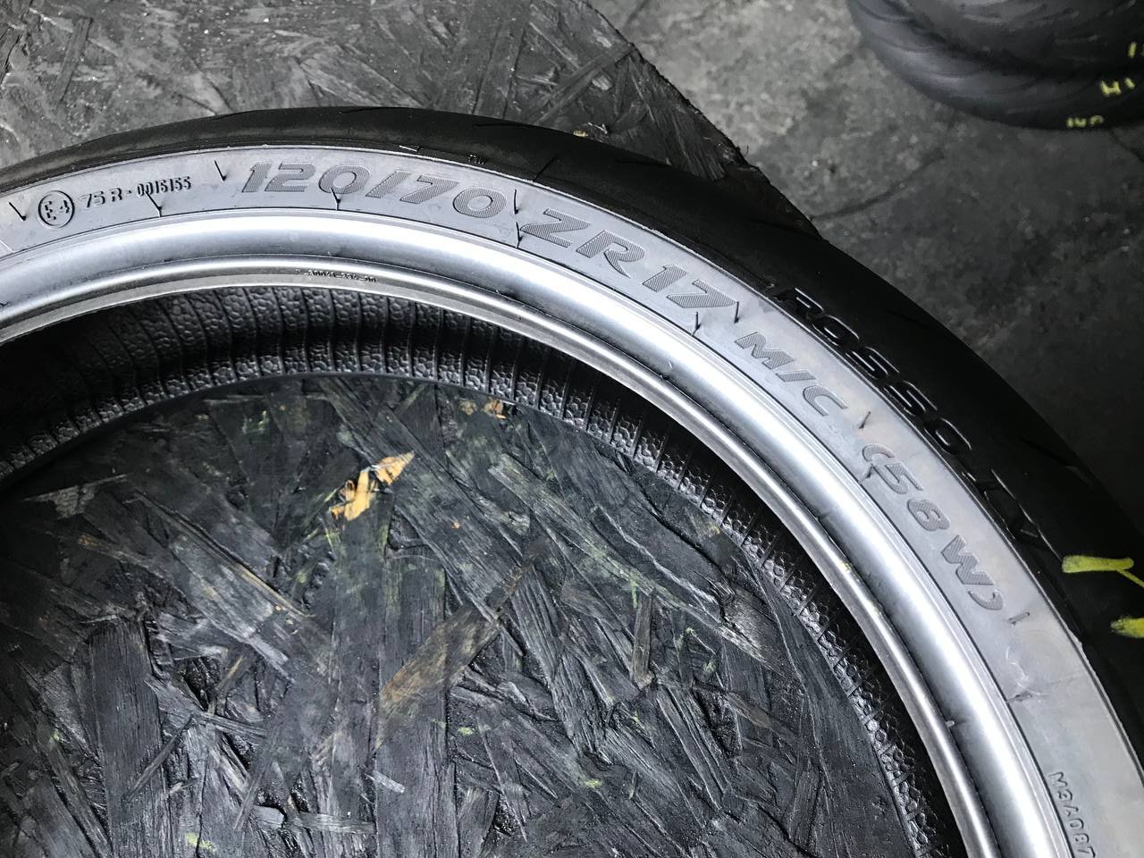 120/70 R17 Pirelli Diablo Rosso IV