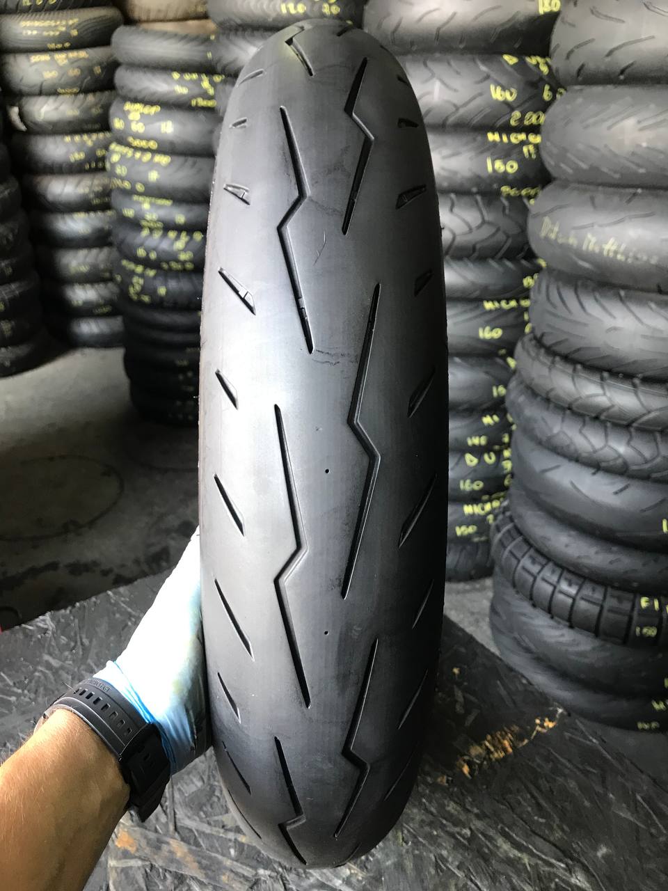 120/70 R17 Pirelli Diablo Rosso IV