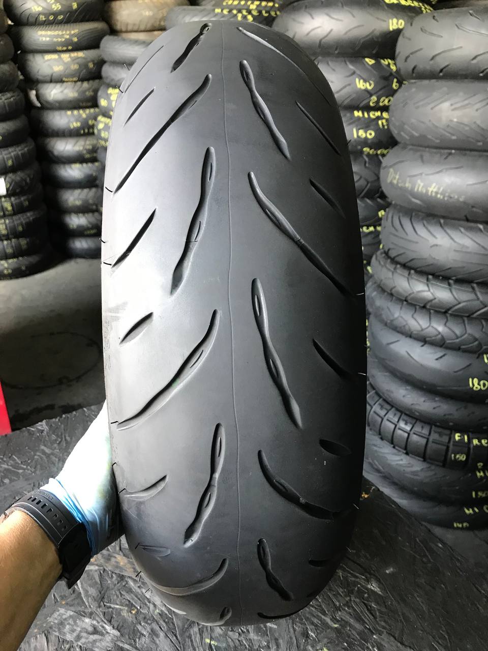180/55 R17 Bridgestone Battlax Sport Touring T32R