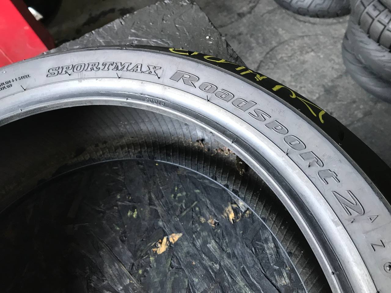180/55 R17 Dunlop SportMax RoadSport 2