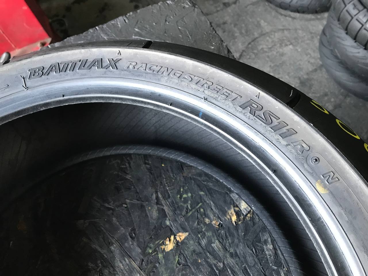 200/55 R17 Bridgestone Battlax Racing Street RS11R