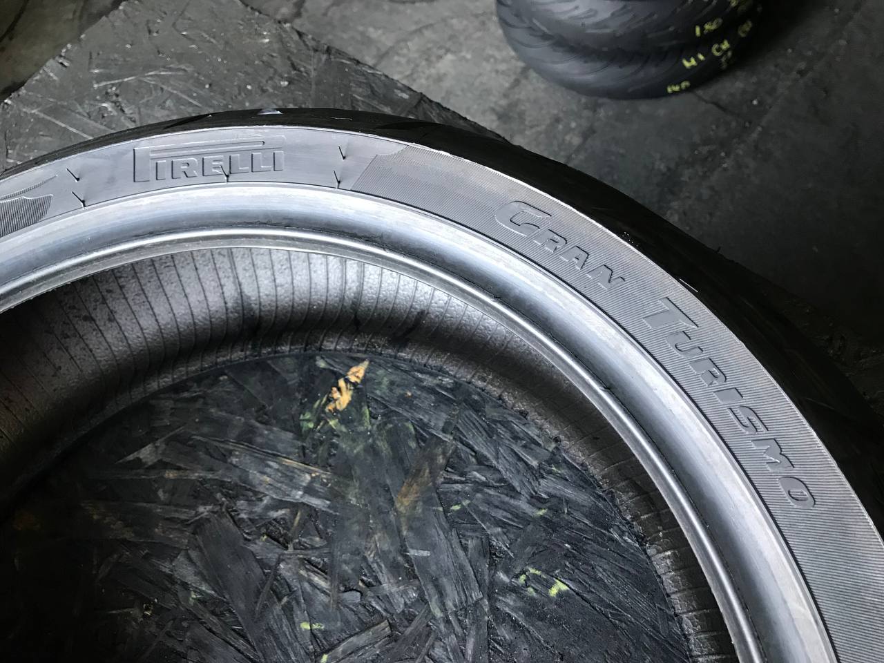 180/55 R17 Pirelli Angel GT II