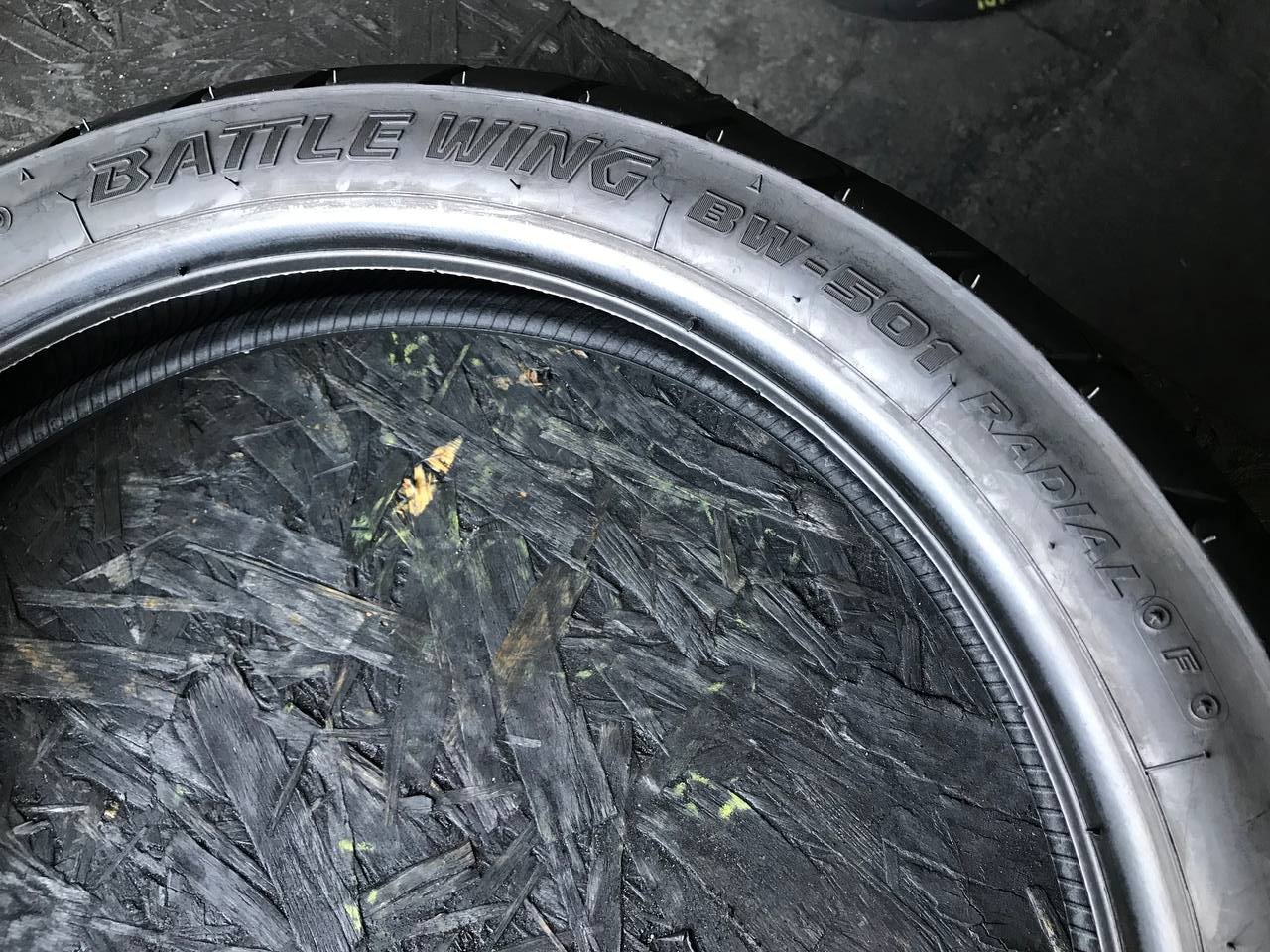 110/80 R19 Bridgestone Battle Wing BW-501