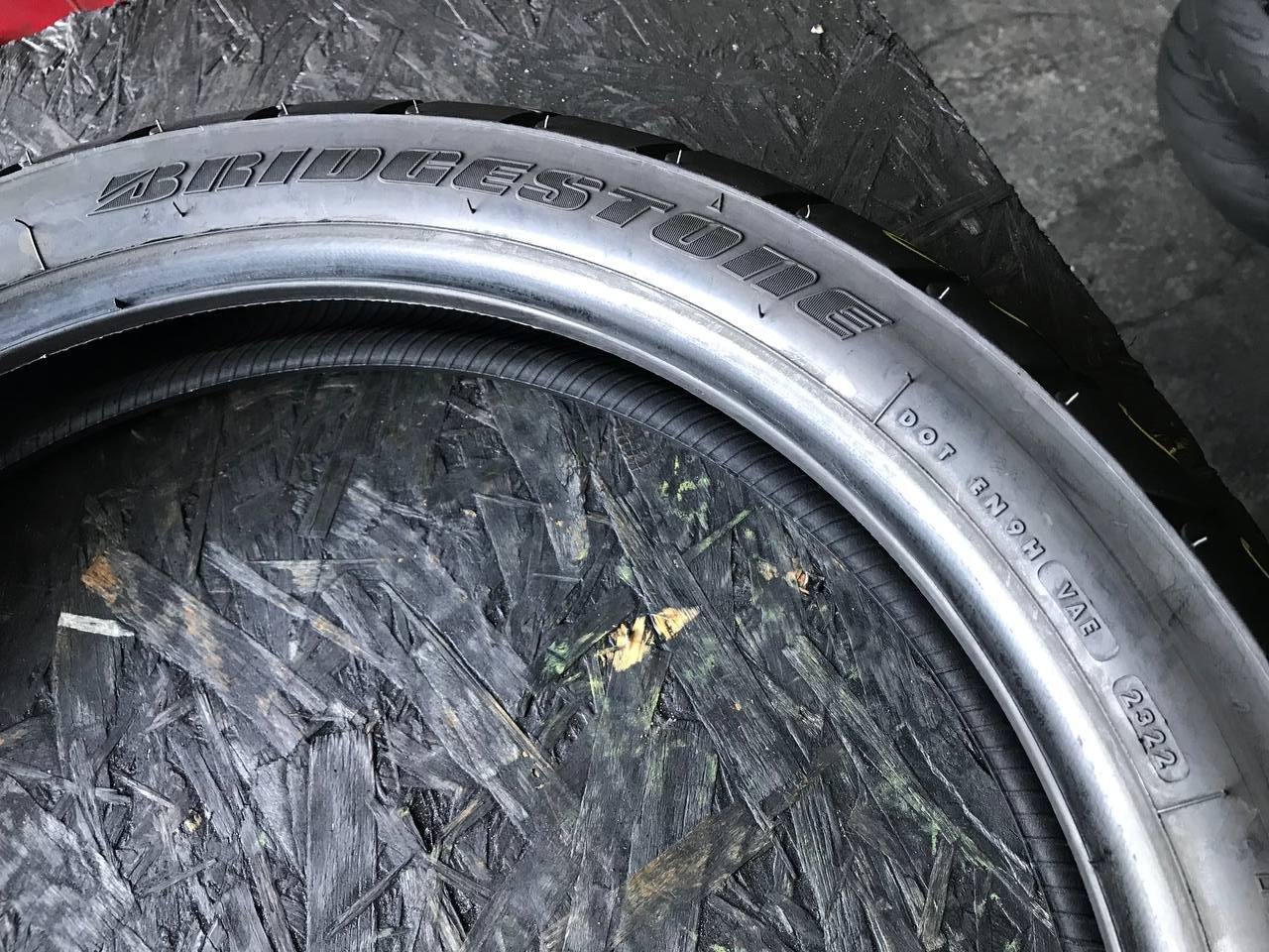 110/80 R19 Bridgestone Battle Wing BW-501