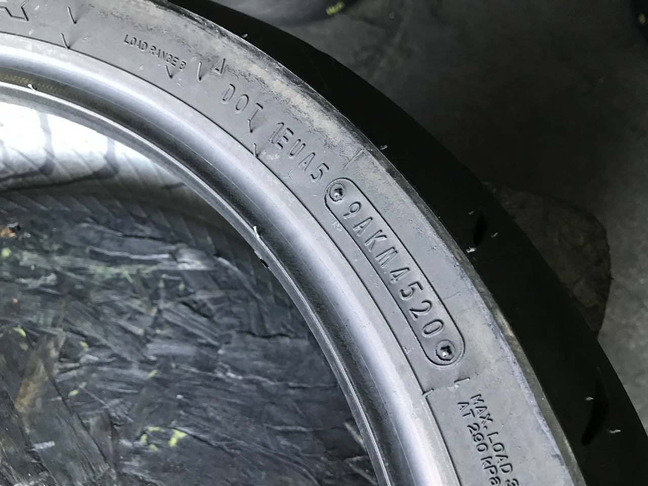180/55 R17 Dunlop SportMax RoadSport 2