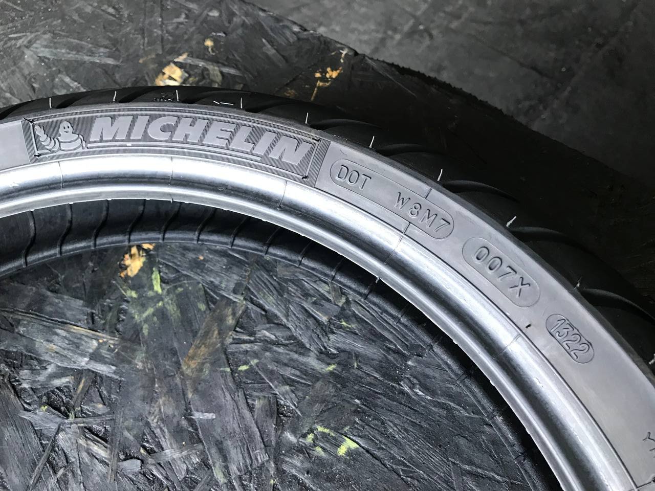 100/80 R17 Michelin Pilot Street