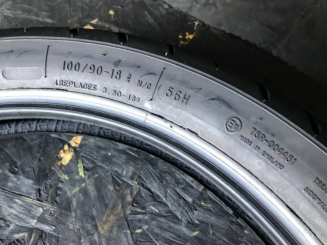 100/90 R18 Avon RoadRider MKII