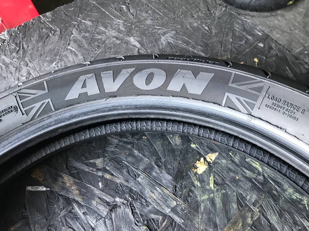 100/90 R18 Avon RoadRider MKII