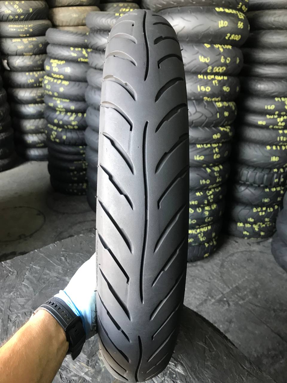 100/90 R18 Avon RoadRider MKII