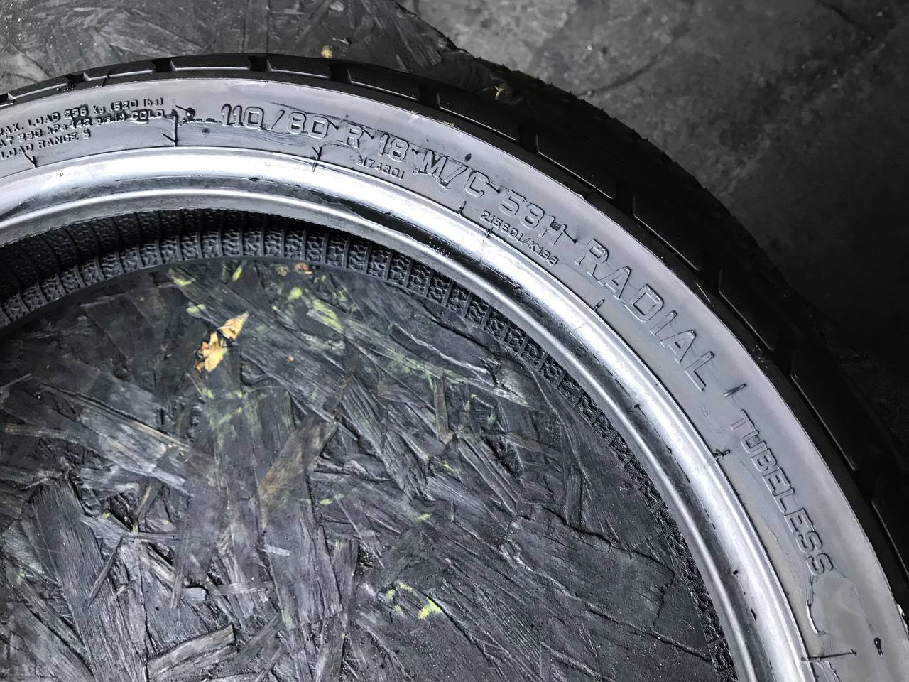 110/80 R18 Pirelli MT60 RS