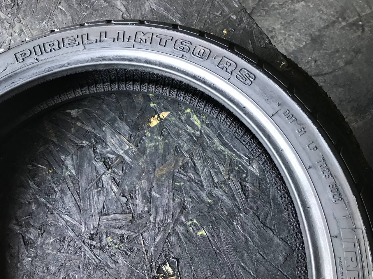 110/80 R18 Pirelli MT60 RS