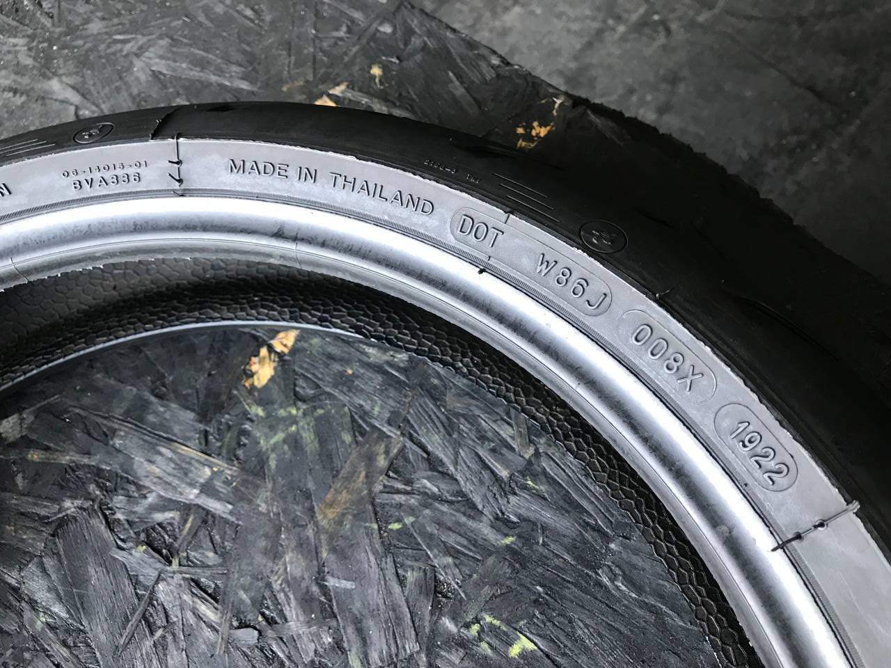 120/70 R17 Michelin Road 5