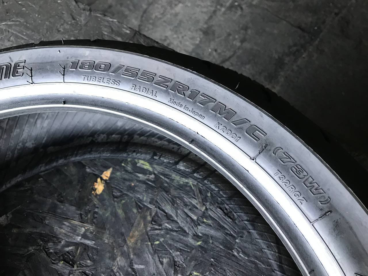 180/55 R17 Bridgestone Battlax Sport Touring T32R