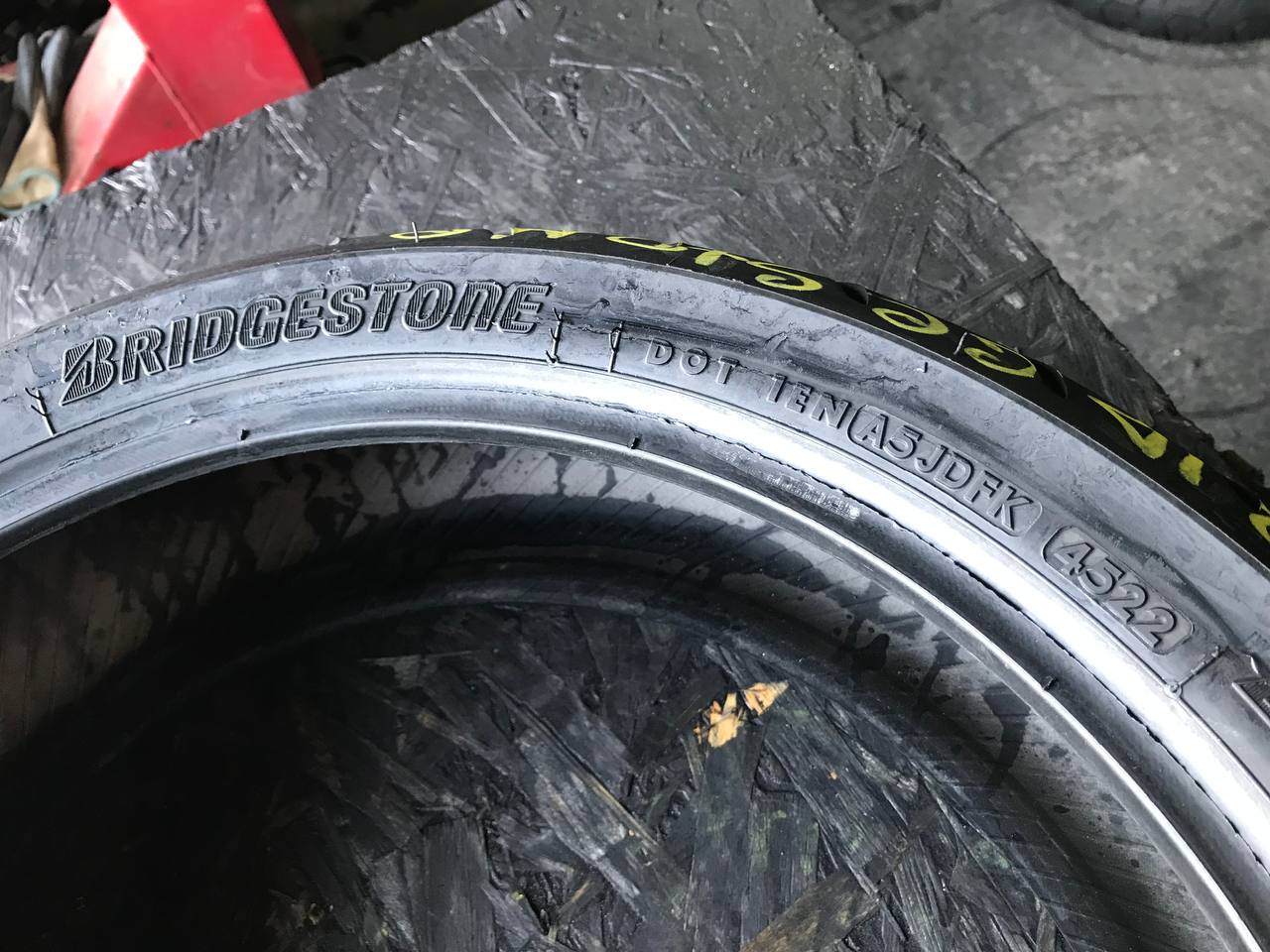 180/55 R17 Bridgestone Battlax Sport Touring T32R
