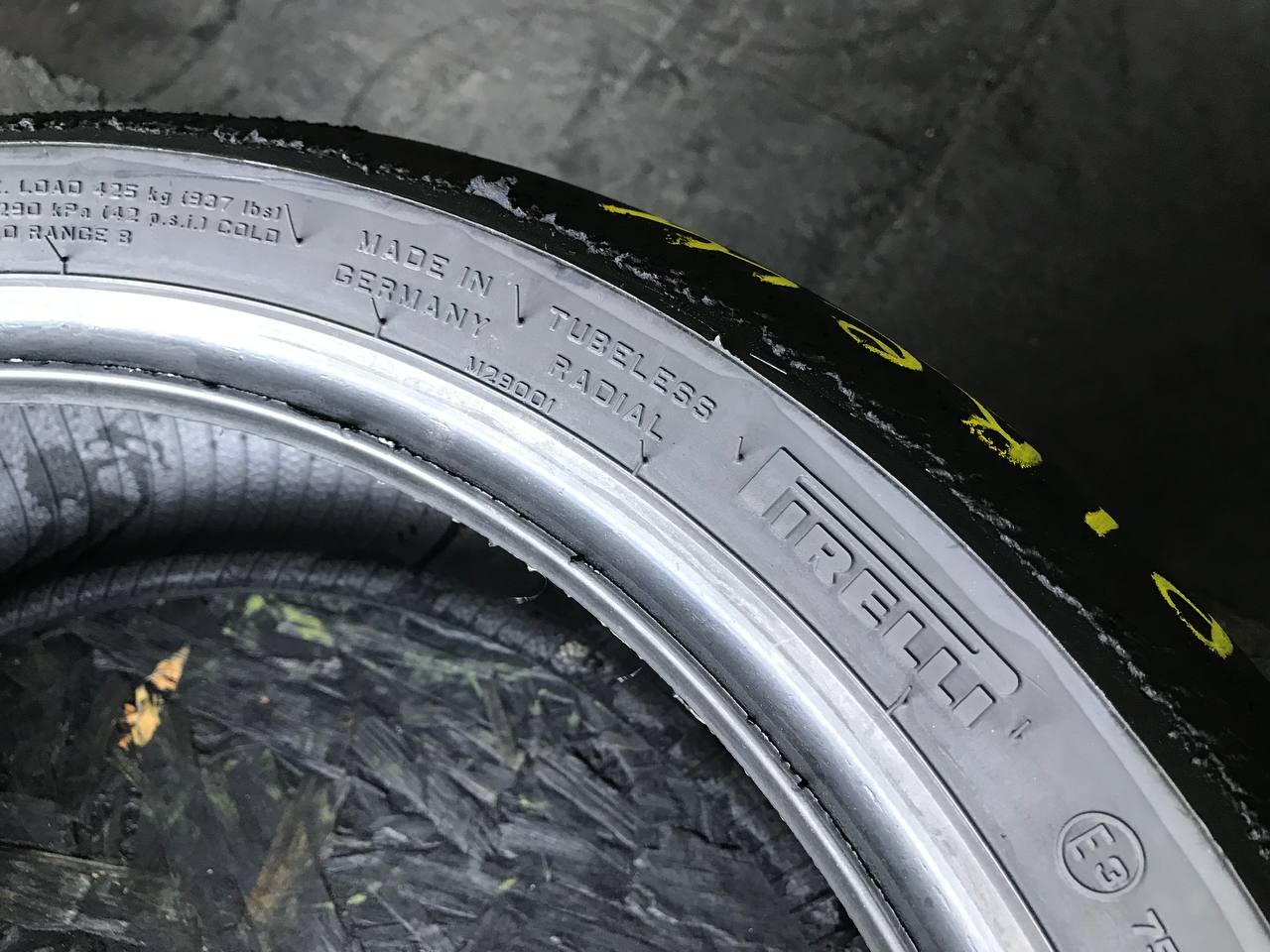 200/55 R17 Pirelli Diablo Supercorsa SP