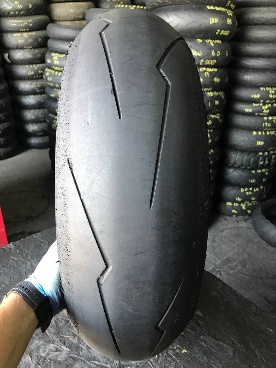 200/55 R17 Pirelli Diablo Supercorsa SP