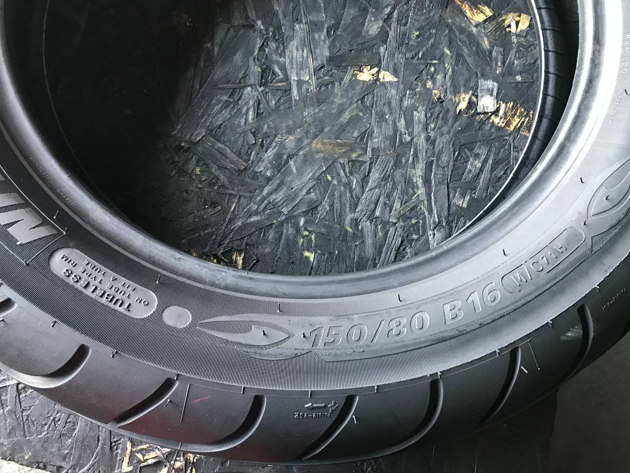 150/80 R16 Michelin Commander II