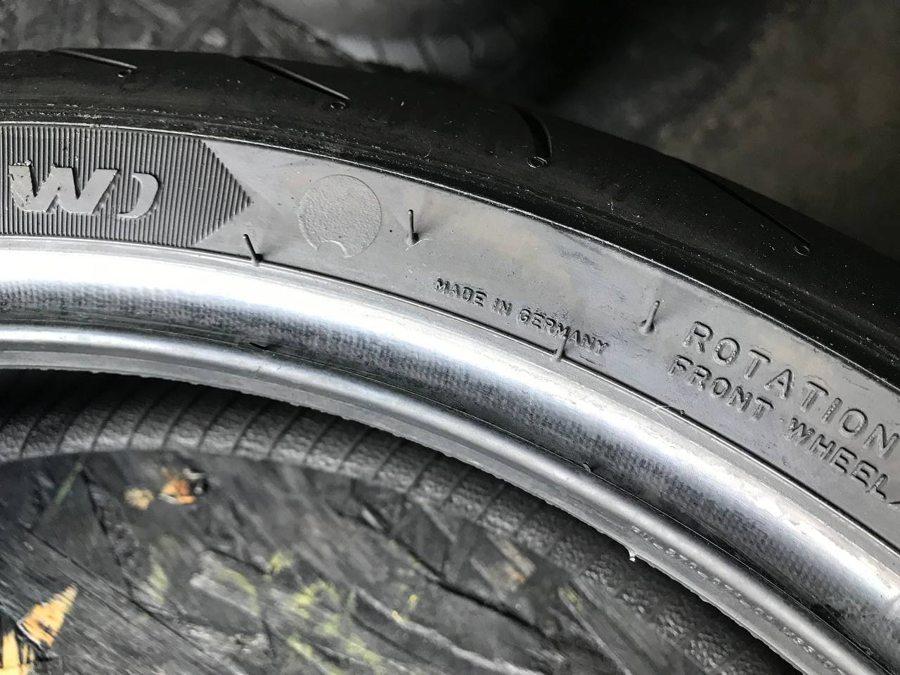 120/70 R17 Metzeler Sportec M9 RR