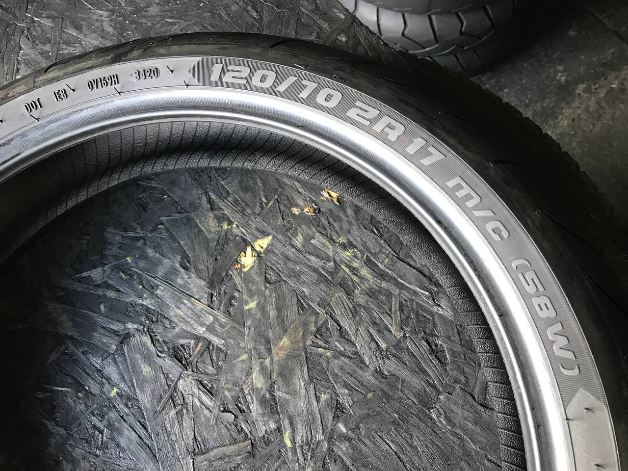120/70 R17 Metzeler Sportec M9 RR