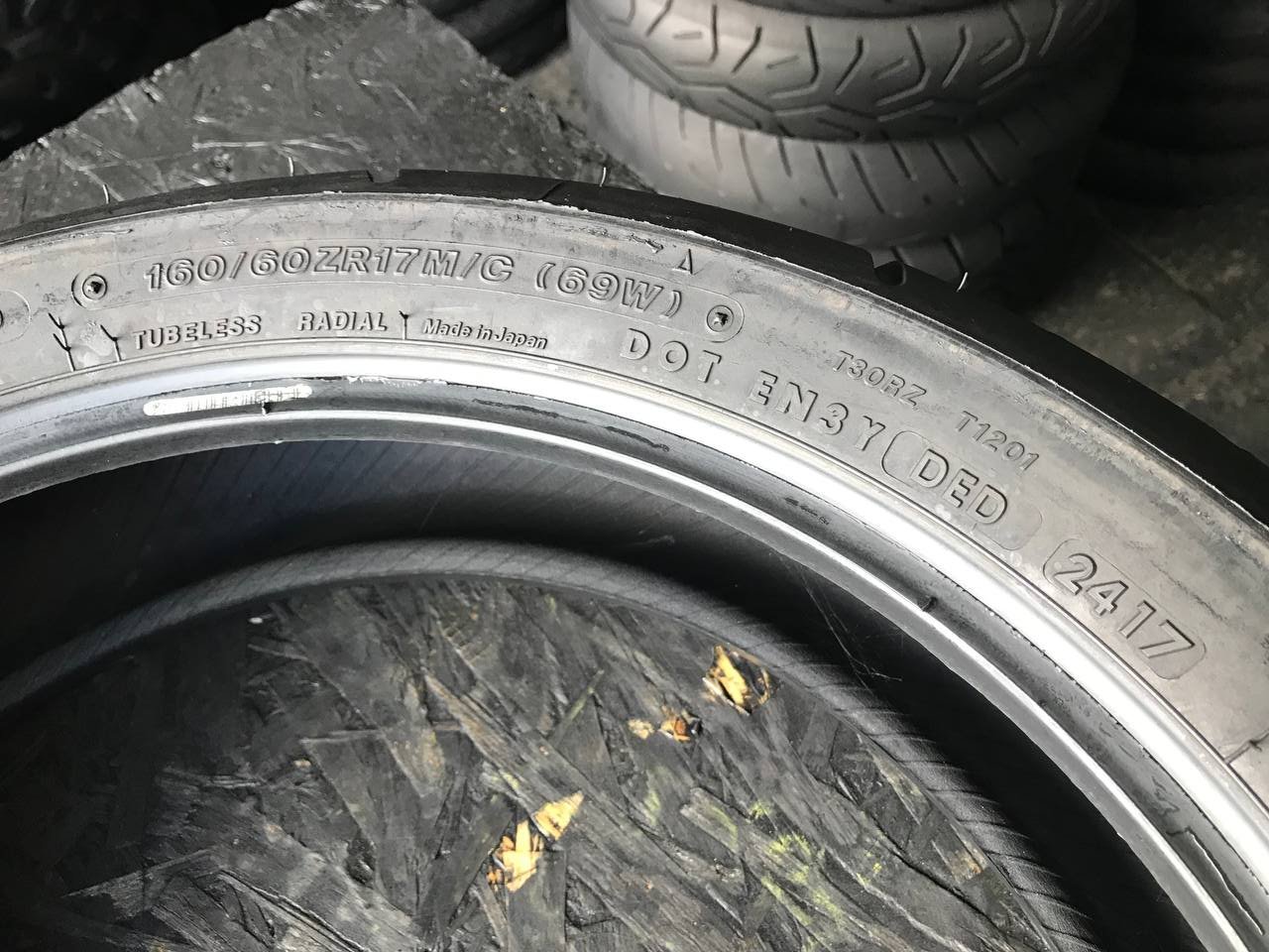 160/60 R17 Bridgestone Battlax Sport Touring T30R