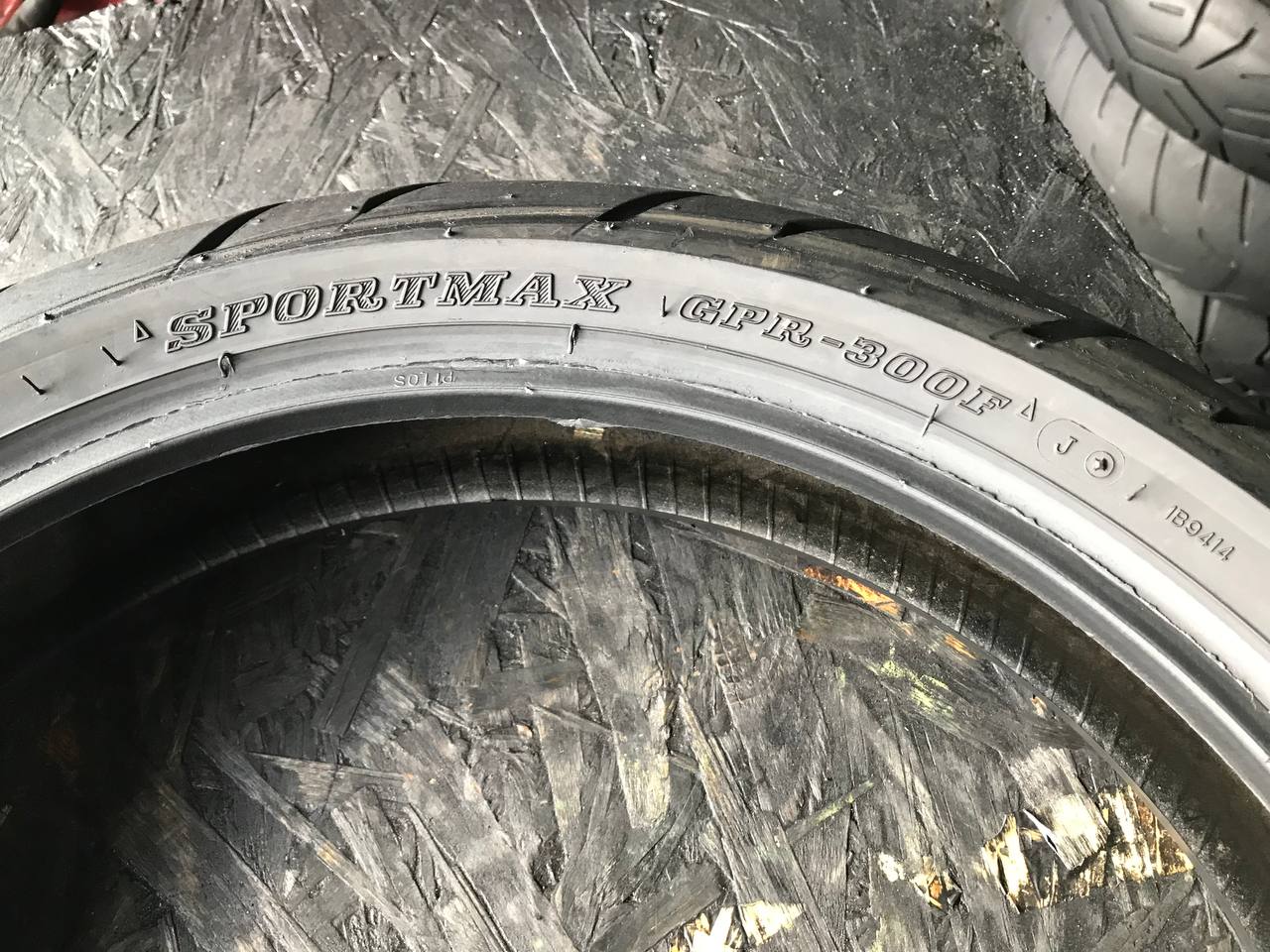 120/70 R17 Dunlop Sportmax GPR 300F