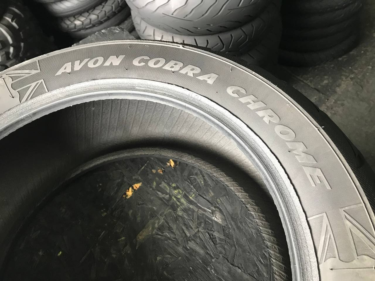 240/50 R16 Avon AV92 Cobra Chrome