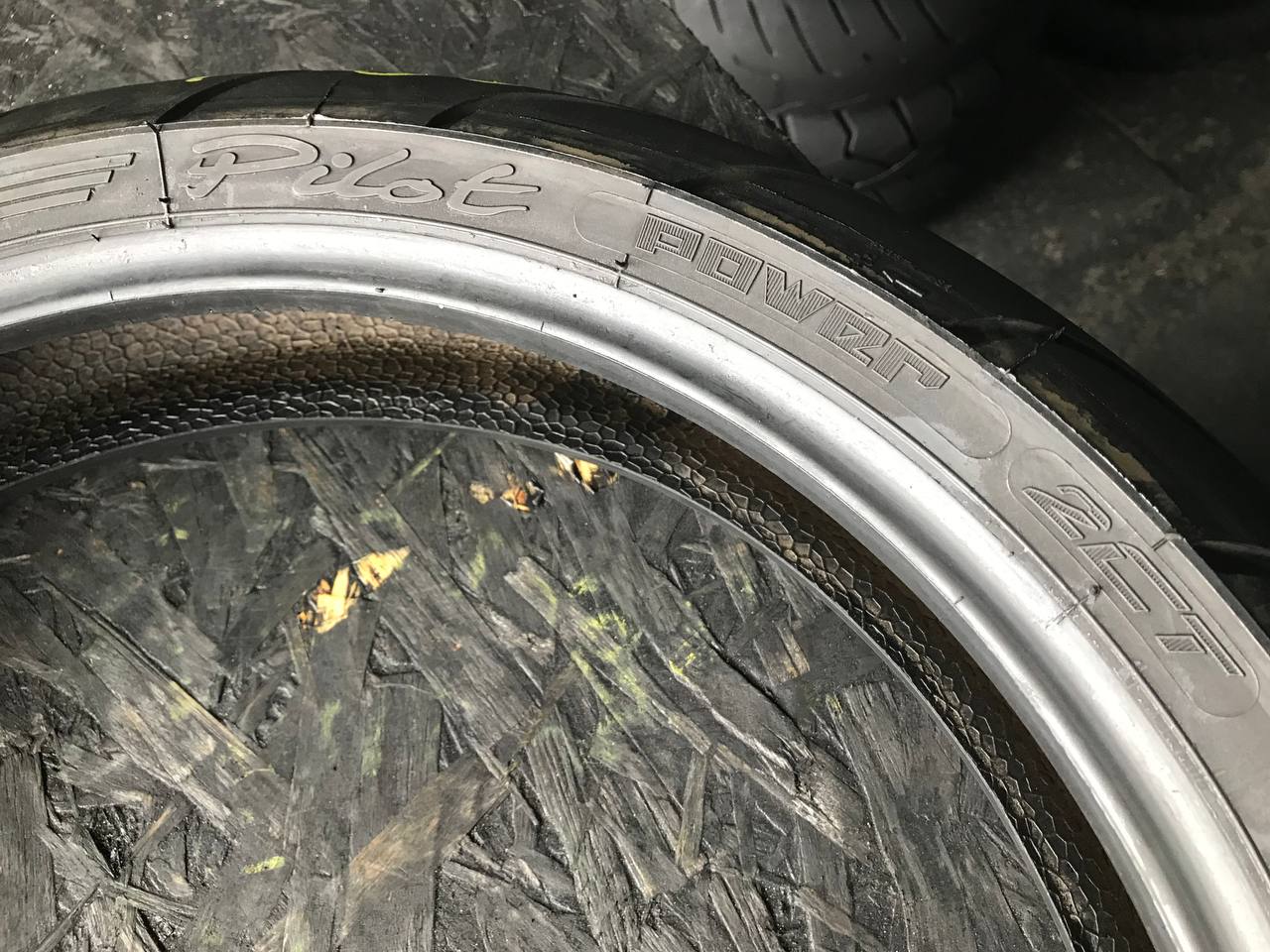120/70 R17 Michelin Pilot Power 2CT