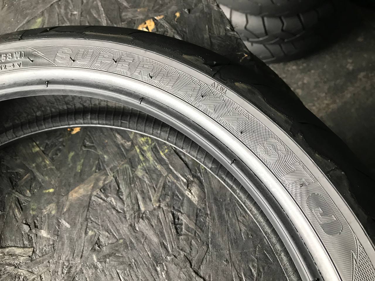 120/70 R17 Maxxis SuperMaxx ST