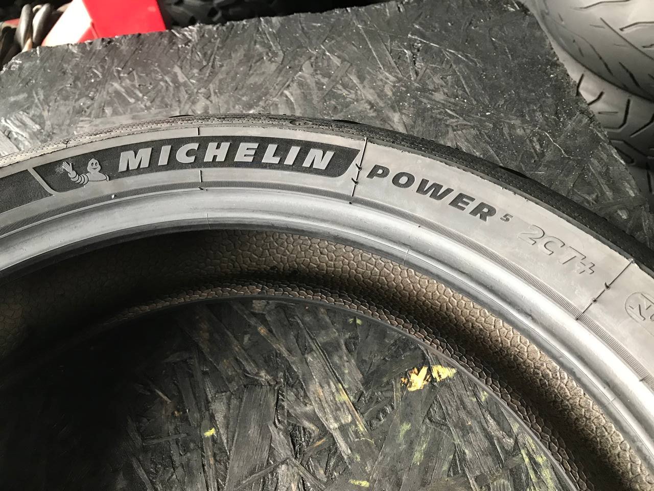 160/60 R17 Michelin Power 5
