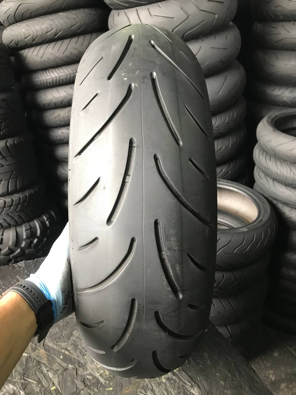 180/55 R17 Bridgestone Battlax Sport Touring T33R