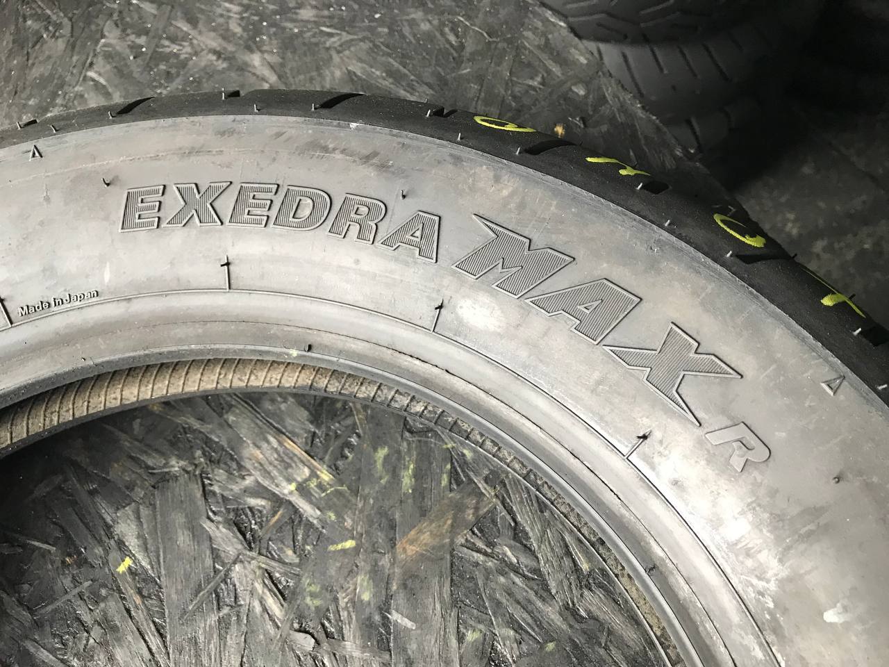 140/90 R15 Bridgestone Exedra Max