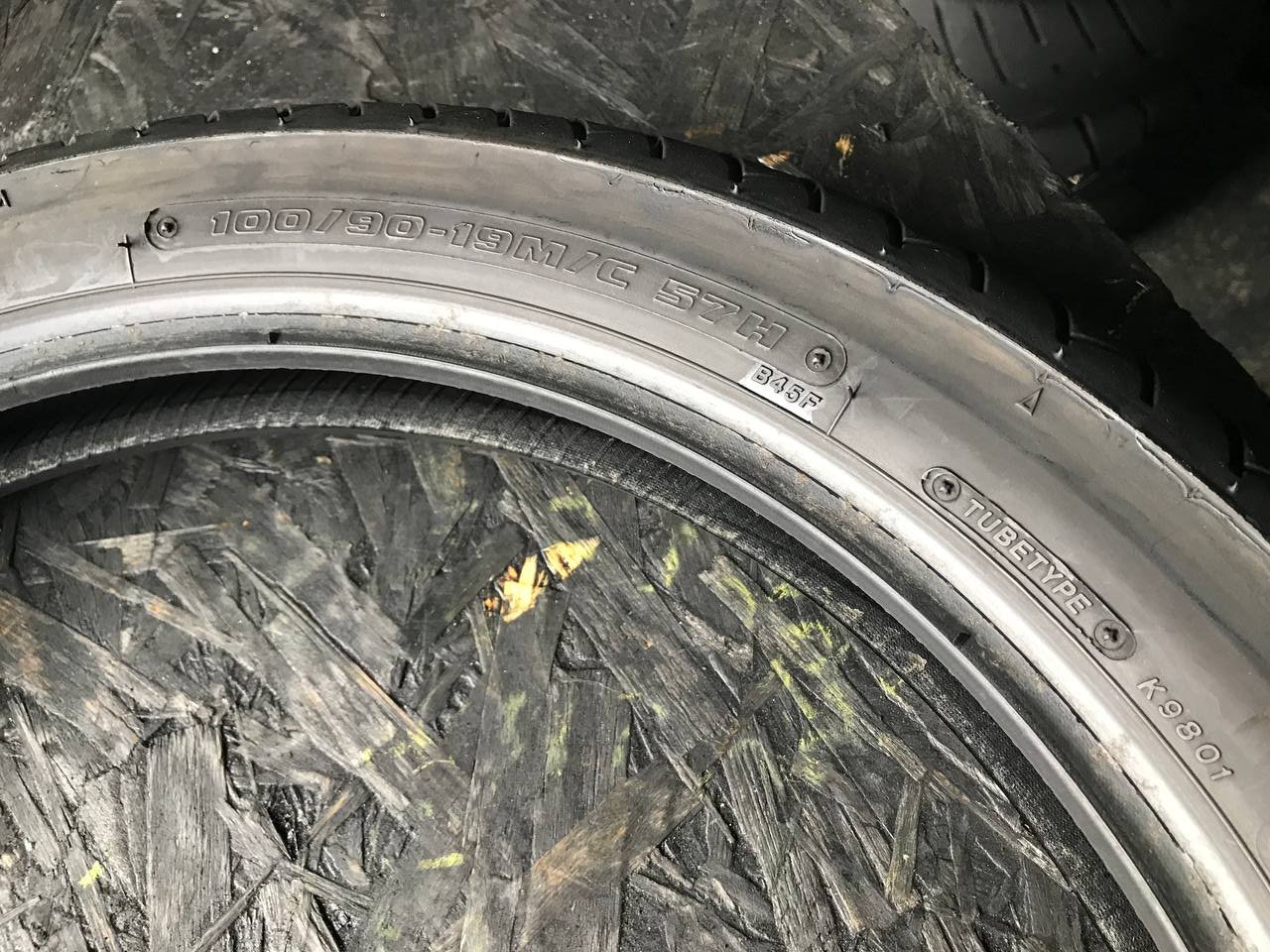 100/90 R19 Bridgestone Battlax BT45F