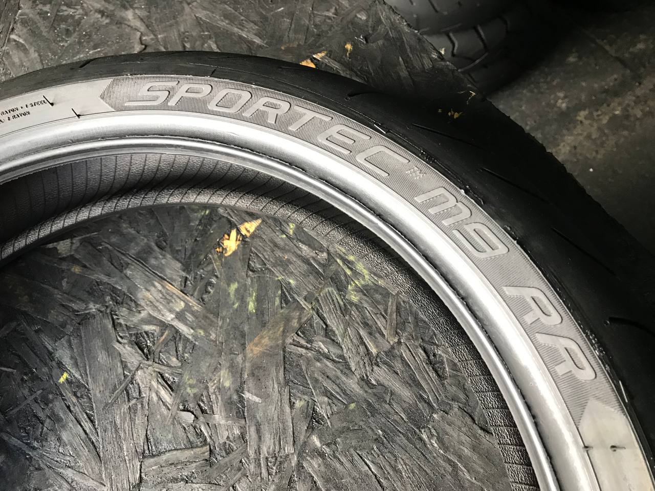 120/70 R17 Metzeler Sportec M9 RR