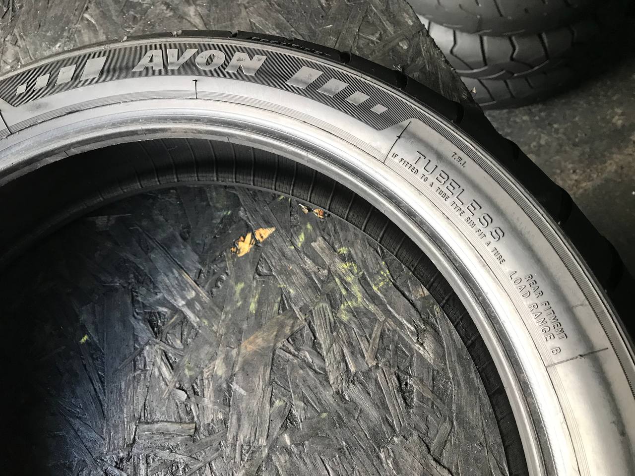 130/70 R17 Avon RoadRider