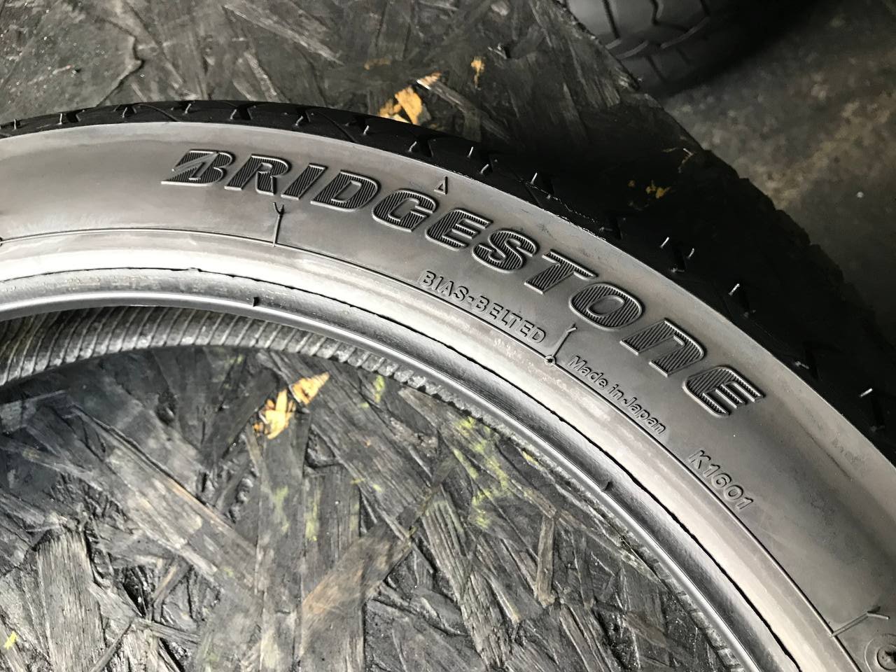 100/90 R19 Bridgestone BattleCruise H50