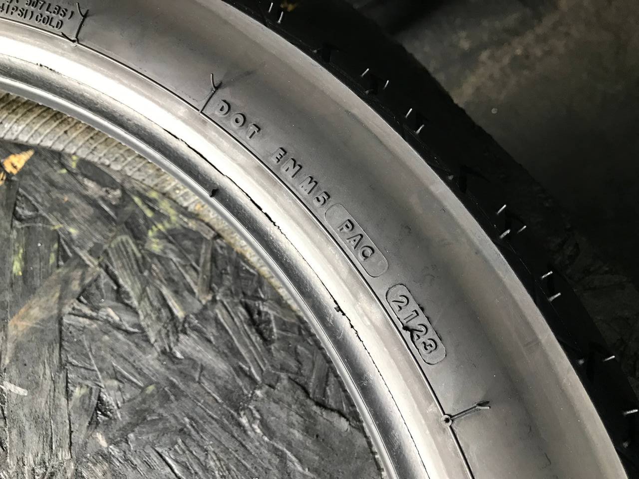 100/90 R19 Bridgestone BattleCruise H50