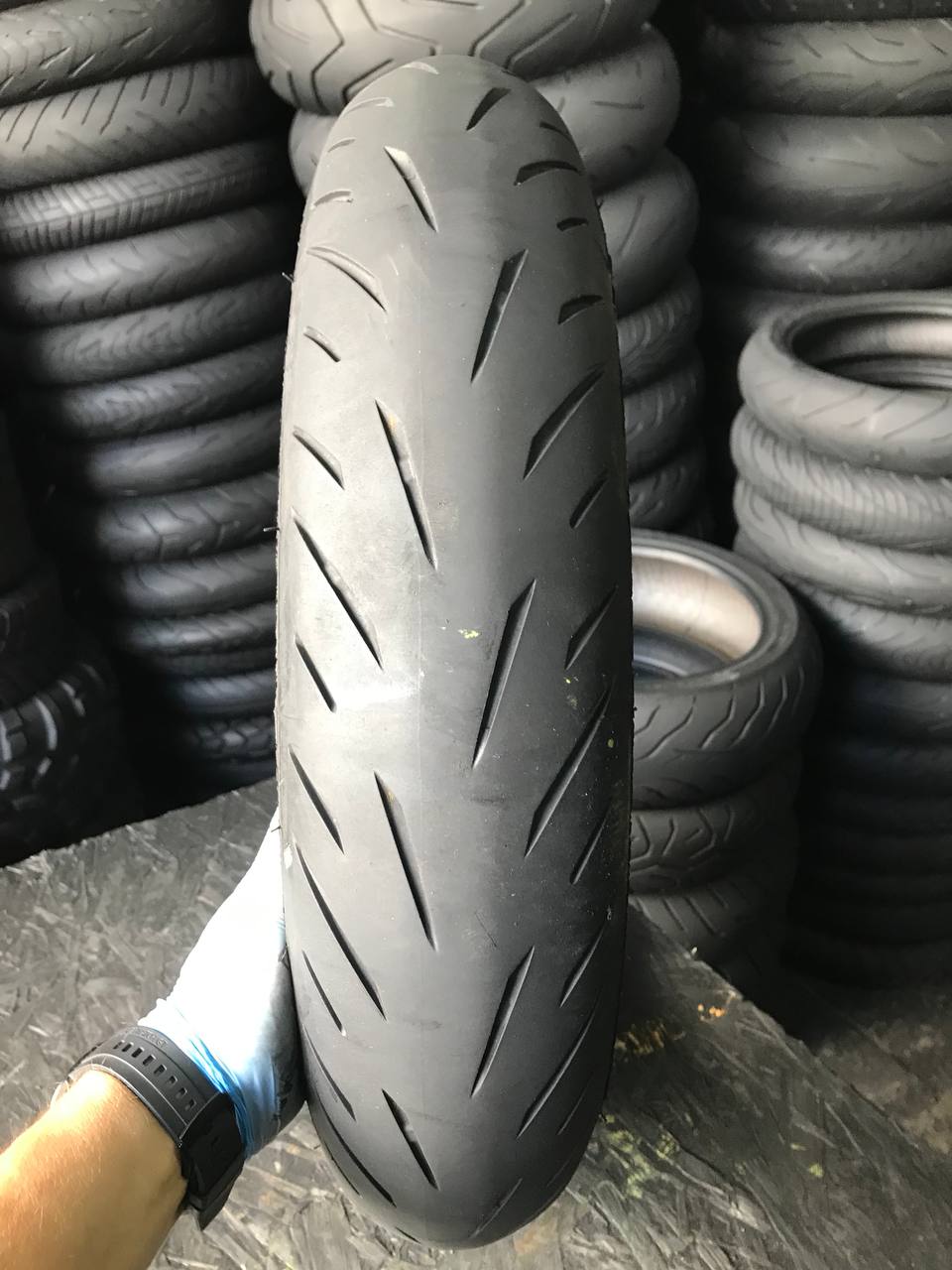 120/70 R17 Bridgestone Battlax Hypersport S22F