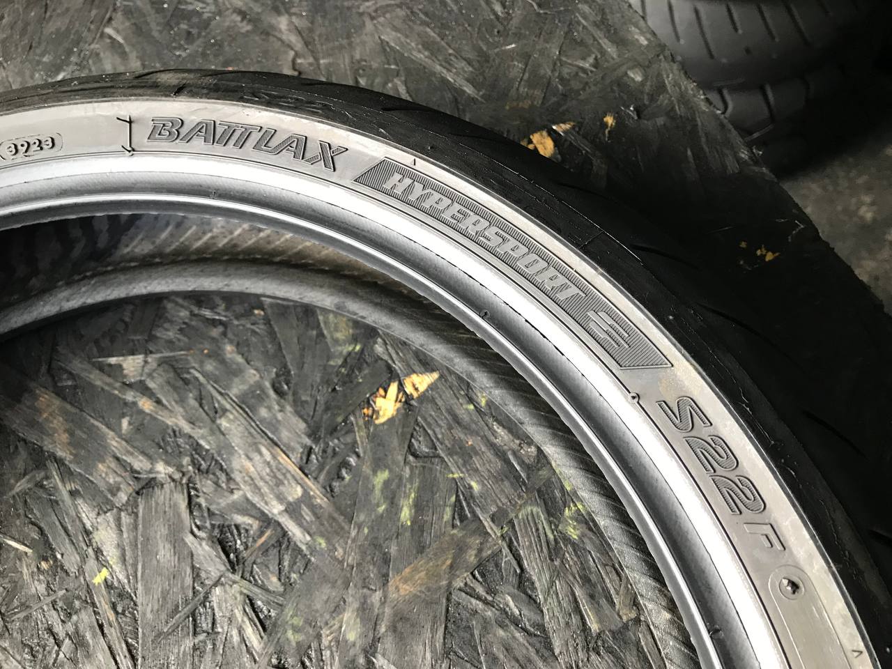 120/70 R17 Bridgestone Battlax Hypersport S22F